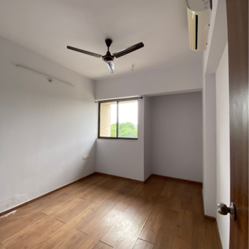 Room in 2.5 BHK Apartment at Lodha Palava City, Katai Village – for Sale