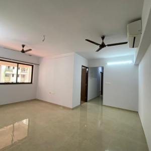 Room in 2.5 BHK Apartment at Lodha Palava City Lakeshore Greens, Hedutane – for Sale