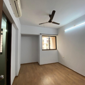 Room in 2.5 BHK Apartment at Lodha Palava City Lakeshore Greens, Hedutane – for Sale