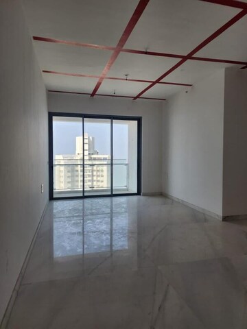 Room in 3 BHK Apartment at Hubtown 25 South, Prabhadevi – for Rent