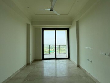 Room in 3 BHK Apartment at Chattarpur – for Rent