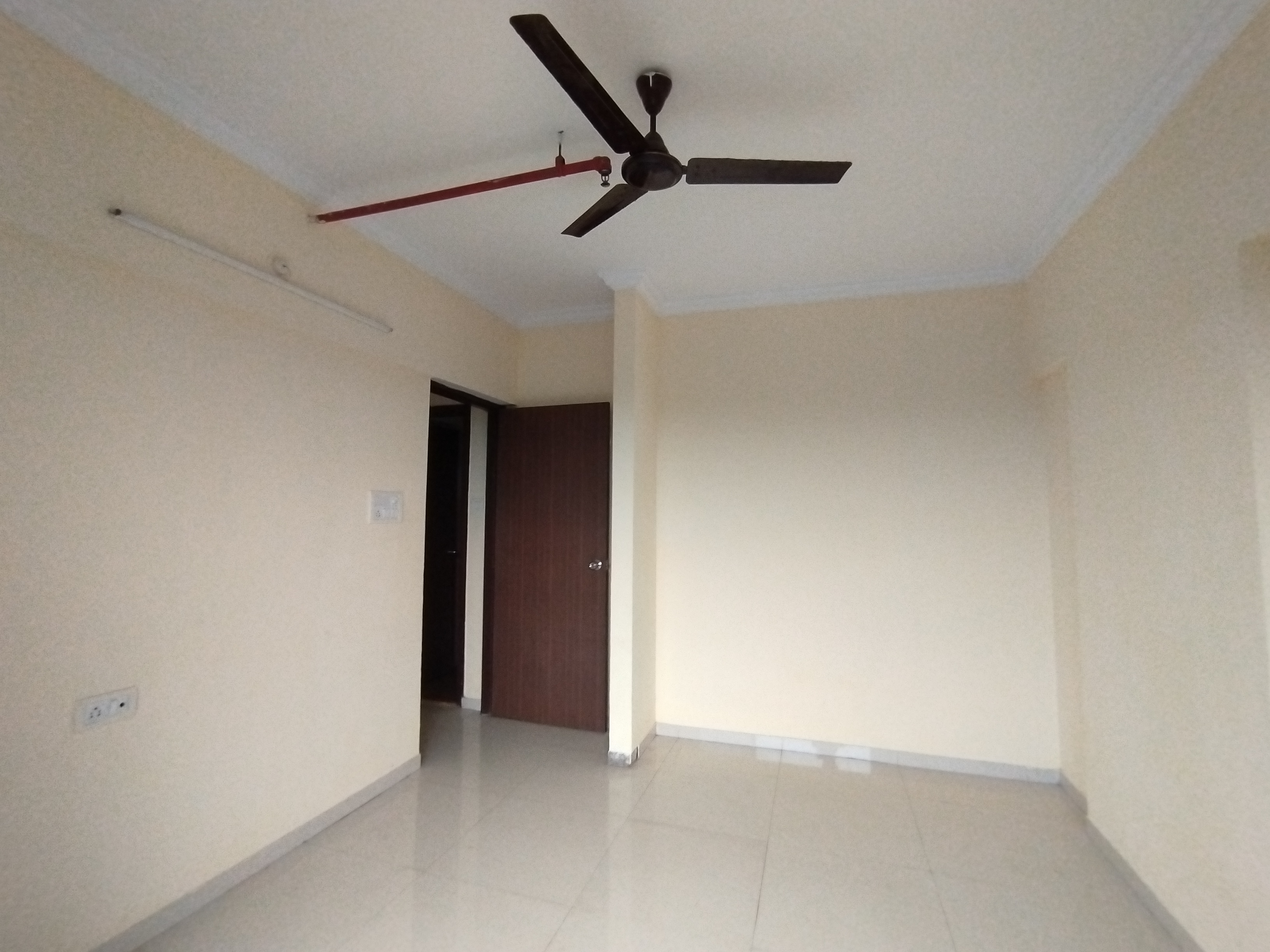 1 BHK + Extra Room 700 Sq.Ft. Apartment in Raunak City Sector 4