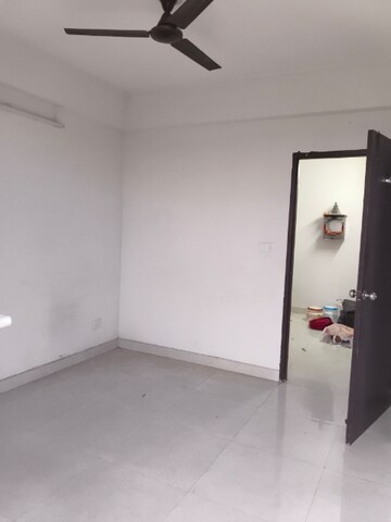 Room in 2 BHK Apartment at Signature Global Andour Height, Sector 71 – for Rent