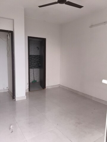 Room in 2 BHK Apartment at Signature Global Andour Height, Sector 71 – for Rent