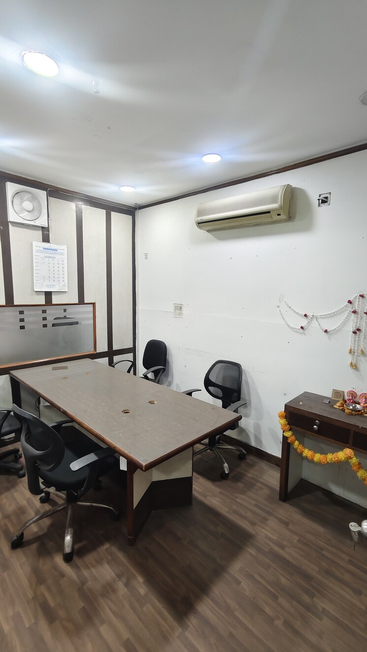 Team Area, bestfield Commercial Office Space 800 Sq.Ft. In Netaji Subhash Place Delhi 8808875