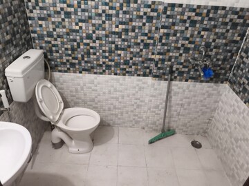 Bathroom in 2 BHK Apartment at Signature Global Andour Height, Sector 71 – for Rent
