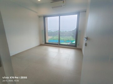 Room in 1 BHK Apartment at Kanakia Silicon Valley, Powai – for Rent