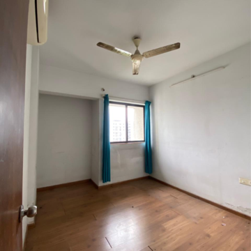 Room in 2 BHK Apartment at Lodha Palava City, Katai Village – for Rent