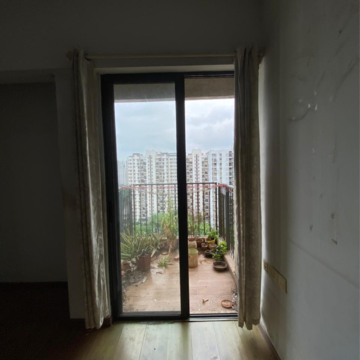 Room in 2 BHK Apartment at Lodha Palava City, Katai Village – for Rent