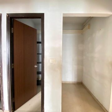 Room in 2 BHK Apartment at Lodha Palava City, Katai Village – for Rent
