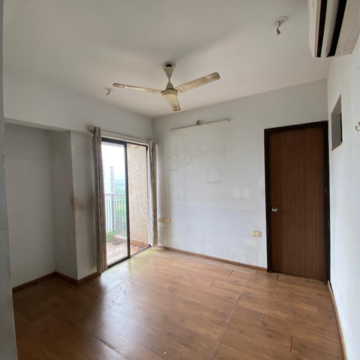 Room in 2 BHK Apartment at Lodha Palava City, Katai Village – for Rent