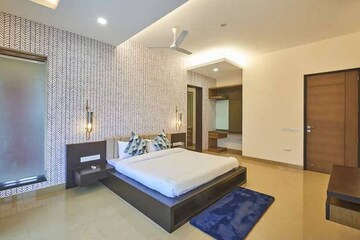 Bedroom in 6 BHK Villa at DLF Atria, Dlf Phase ii – for Rent