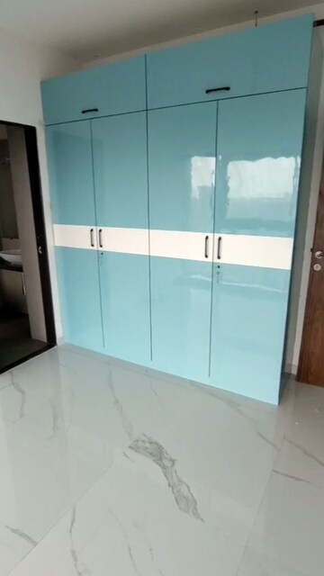 Furnished Amenities in 2 BHK Apartment at Level The Residences, Andheri West – for Rent