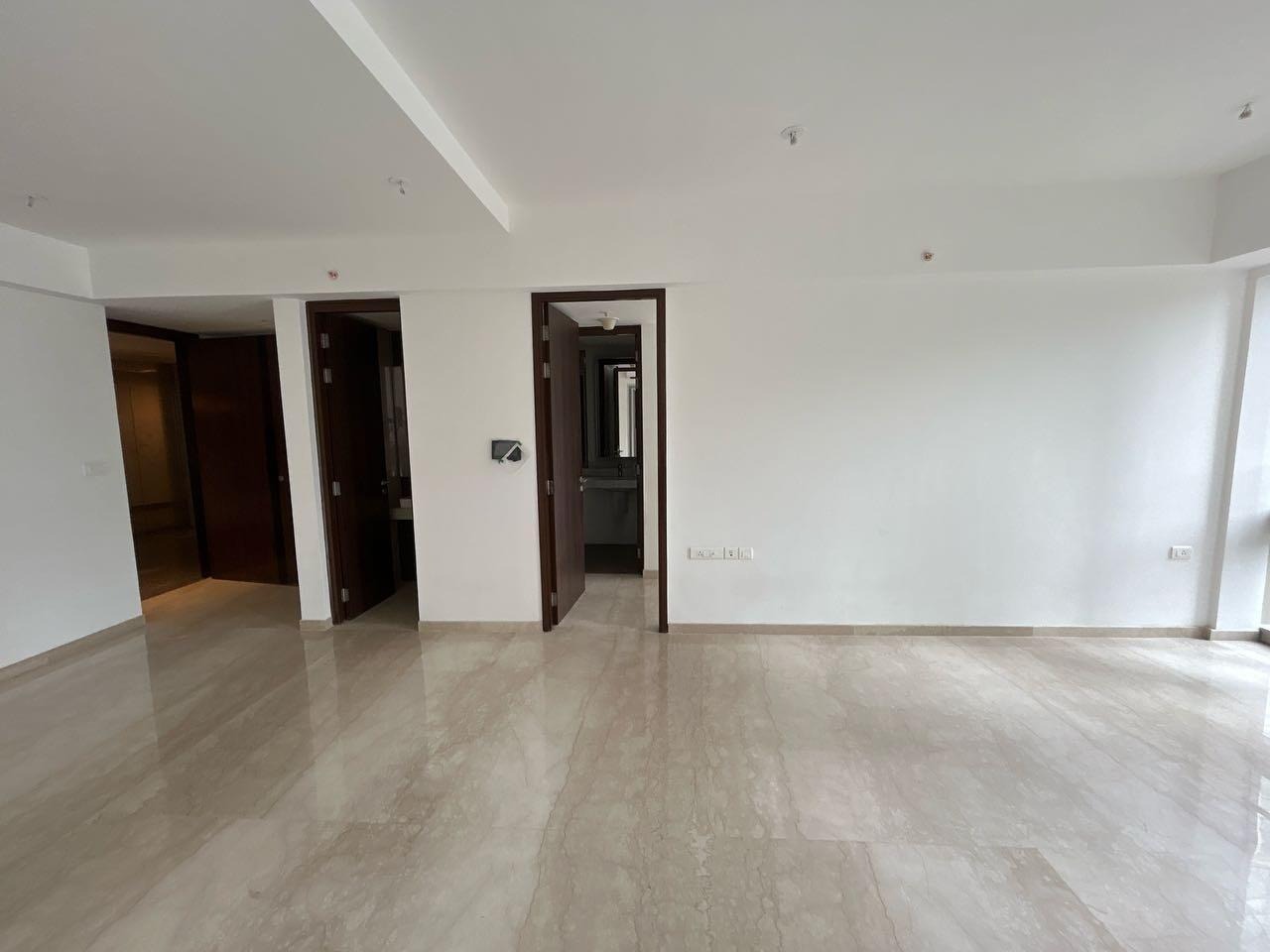 3 BHK + Pooja Room,Servant Room Apartment For Rent in Lodha The Park