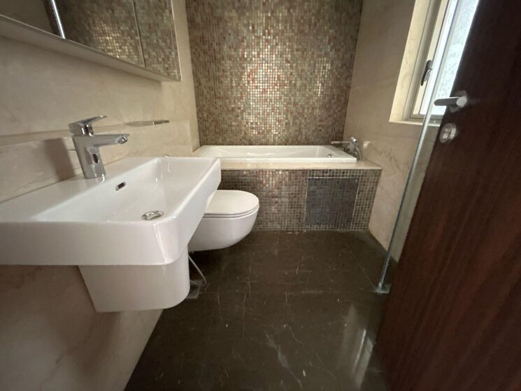 Bathroom, lodha-the-park 3 Bedroom 1190 Sq.Ft. Apartment In Worli Mumbai 8808906