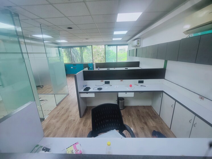 Team Area, malad west Commercial Office Space 620 Sq.Ft. In Malad West Mumbai 8808931