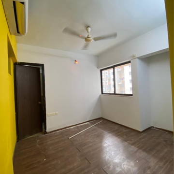 Room in 2 BHK Apartment at Lodha Palava City, Katai Village – for Rent