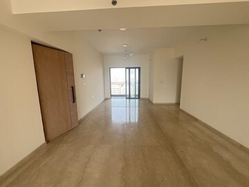 Room in 3 BHK Apartment at Lodha Vista, Lower Parel – for Rent