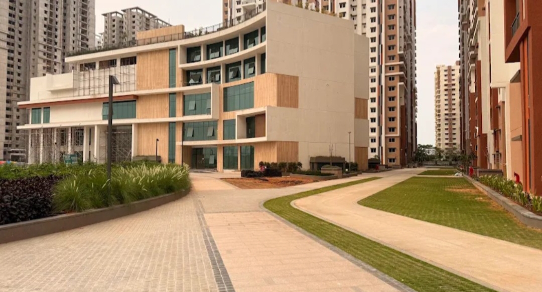 2 BHK + Pooja Room Apartment For Rent in Aparna Sarovar Zicon