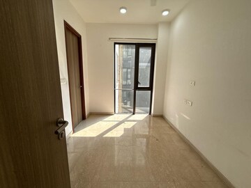 Room in 3 BHK Apartment at Lodha The Park, Worli – for Rent