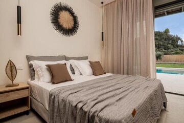 Bedroom in 4 BHK Villa at Sushant Residency F Block, Sushant Lok Iii – for Rent