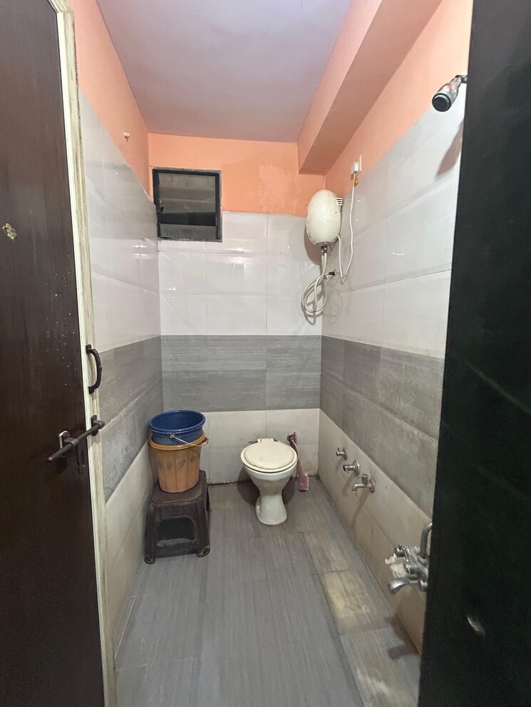 Bathroom, vasna 2 Bedroom 1080 Sq.Ft. Apartment In Vasna Ahmedabad 8809009