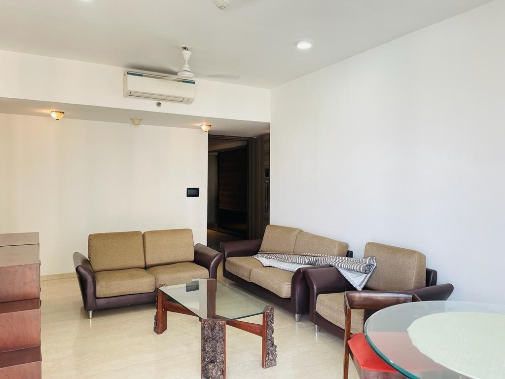3 BHK + Servant Room Apartment For Rent in Lodha The Park