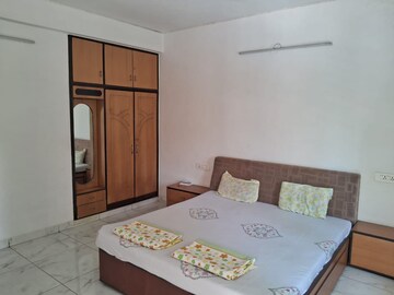Bedroom in 4 BHK Villa at Manekbaug – for Rent