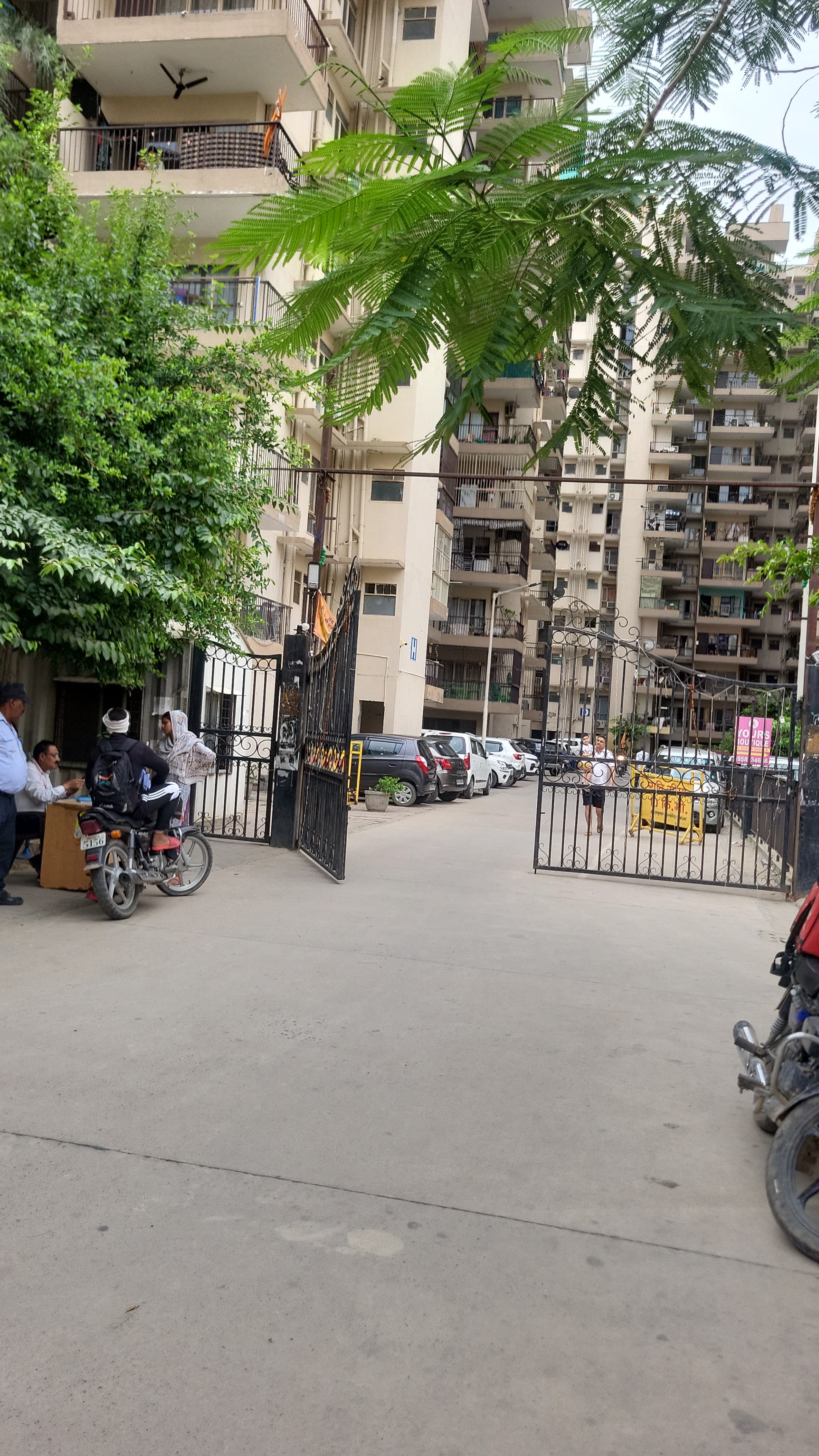 2 BHK Apartment For Sale in OP Floridaa