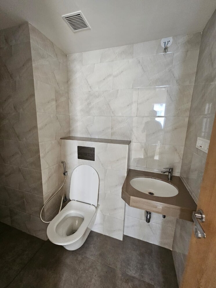 Bathroom, lodha-eternis 2 Bedroom 788 Sq.Ft. Apartment In Andheri East Mumbai 8809081