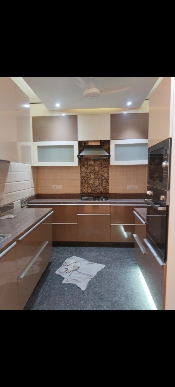 Kitchen, greater kailash part 3 3 Bedroom 217 Sq.Yd. Builder Floor In Greater Kailash Part 3 Delhi 8809087