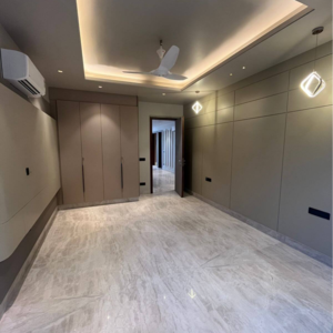 Room in 4 BHK Builder Floor at Unitech South City 1, South City 1 – for Sale