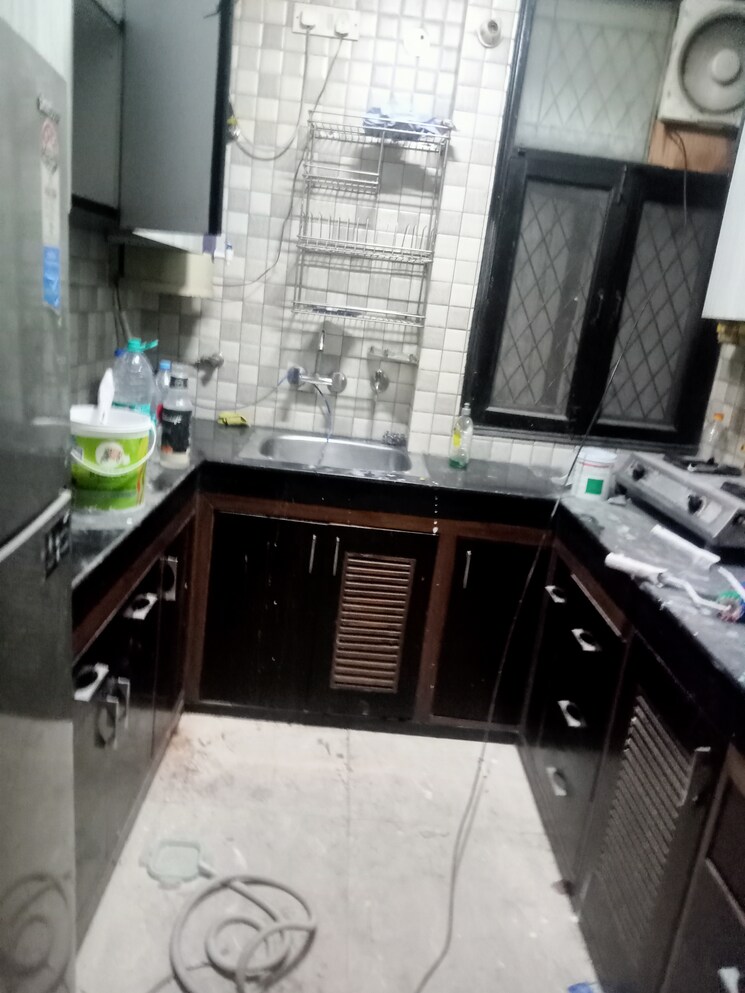 Kitchen, paryavaran complex 2 Bedroom 800 Sq.Ft. Builder Floor In Paryavaran Complex Delhi 8809147