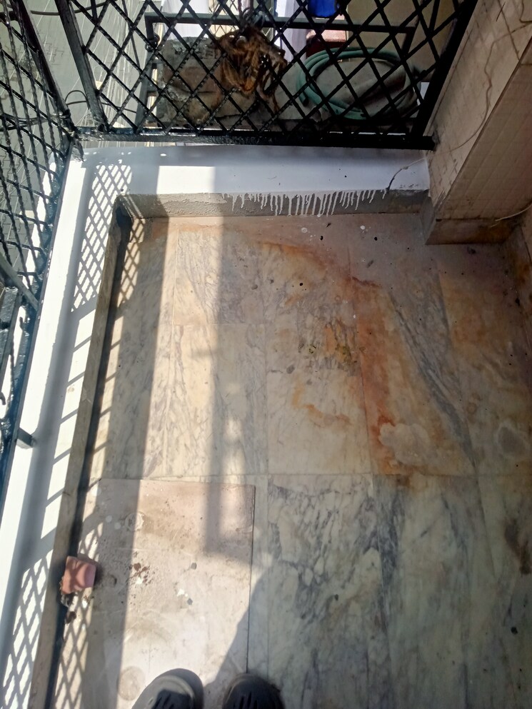 Balcony, paryavaran complex 2 Bedroom 800 Sq.Ft. Builder Floor In Paryavaran Complex Delhi 8809147