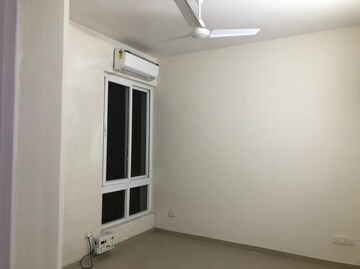 Room in 3 BHK Builder Floor at Emaar MGF Emerald Hills, Sector 65 – for Rent