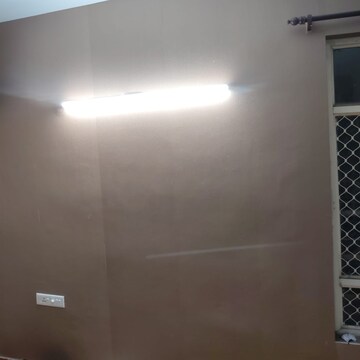 Room in 3 BHK Apartment at Spr Imperial Estate, Sector 82 – for Rent