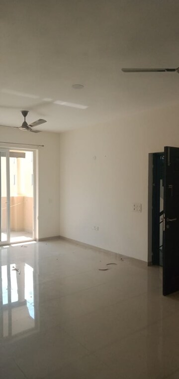 Room in 4 BHK Builder Floor at Emaar MGF Emerald Hills, Sector 65 – for Rent