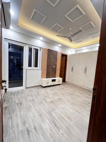 Room in 4 BHK Builder Floor at Saket – for Rent