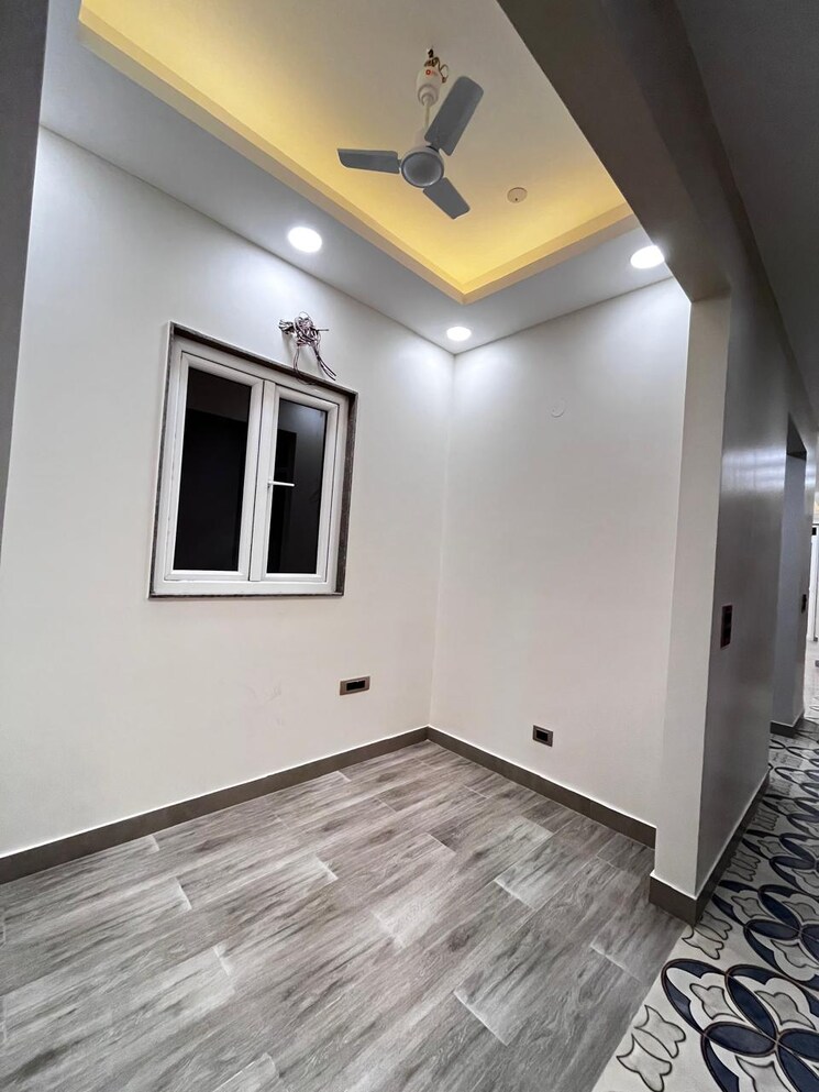 Room, saket 4 Bedroom 260 Sq.Yd. Builder Floor In Saket Delhi 8809174