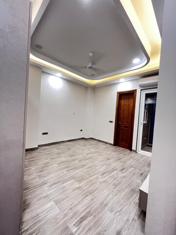 Room in 4 BHK Builder Floor at Saket – for Rent