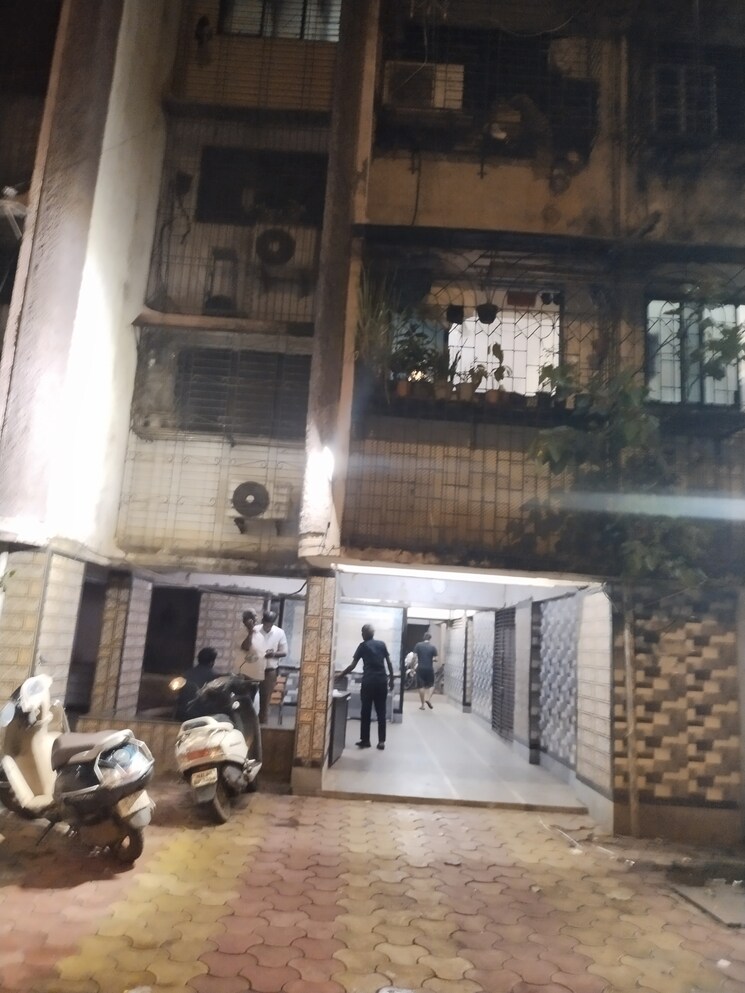 Exterior View, express-view-apartment-mumbai 2 Bedroom 600 Sq.Ft. Apartment In Kurla Mumbai 8809180