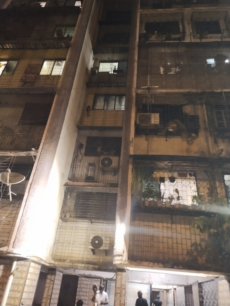 Exterior View, express-view-apartment-mumbai 2 Bedroom 600 Sq.Ft. Apartment In Kurla Mumbai 8809180