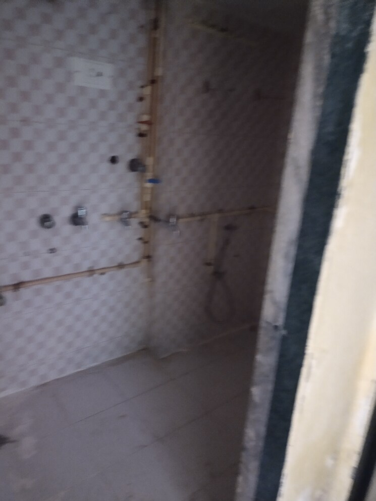 Bathroom, express-view-apartment-mumbai 2 Bedroom 600 Sq.Ft. Apartment In Kurla Mumbai 8809180