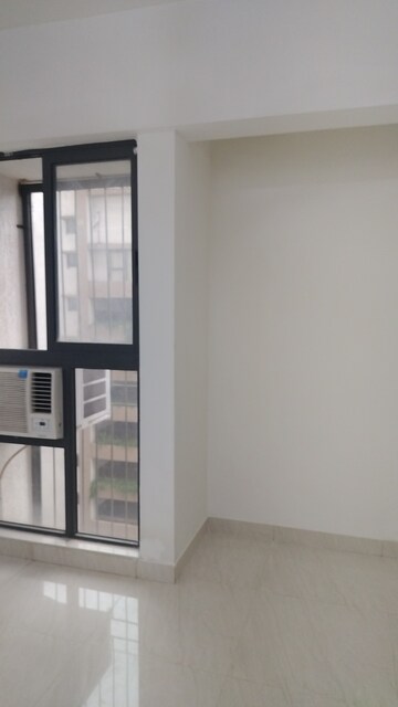 Room in 2 BHK Apartment at Lodha Quality Home Tower 2, Majiwada – for Rent