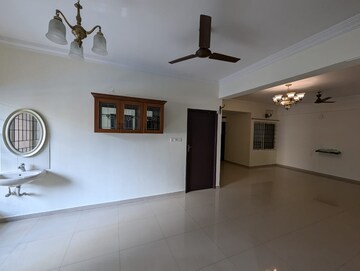 Room in 3 BHK Apartment at Prestige Ferns Residency, Harlur – for Rent