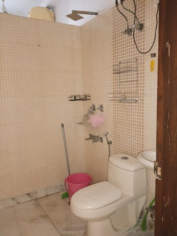 2 BHK Builder Floor For Rent in East Of Kailash