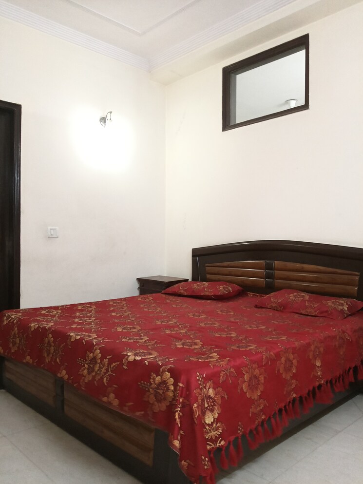 Bedroom, east of kailash 2 Bedroom 1300 Sq.Ft. Builder Floor In East Of Kailash Delhi 8809221