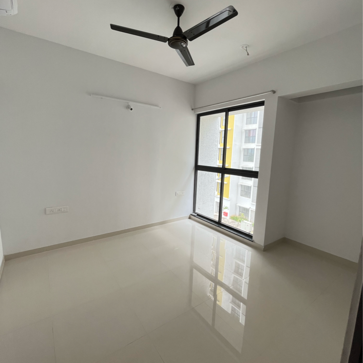 Room, lodha-palava-fresca-c-and-d 1.5 Bedroom 580 Sq.Ft. Apartment In Taloja Bypass Road Thane 8809225