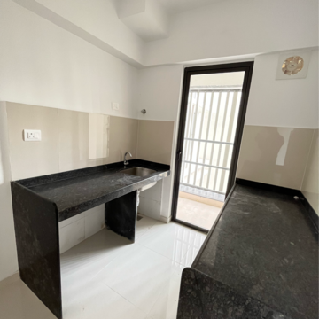 Room in 1.5 BHK Apartment at Lodha Palava Fresca C And D, Taloja Bypass Road – for Rent