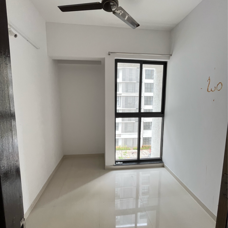 Room, lodha-palava-fresca-c-and-d 1.5 Bedroom 580 Sq.Ft. Apartment In Taloja Bypass Road Thane 8809225